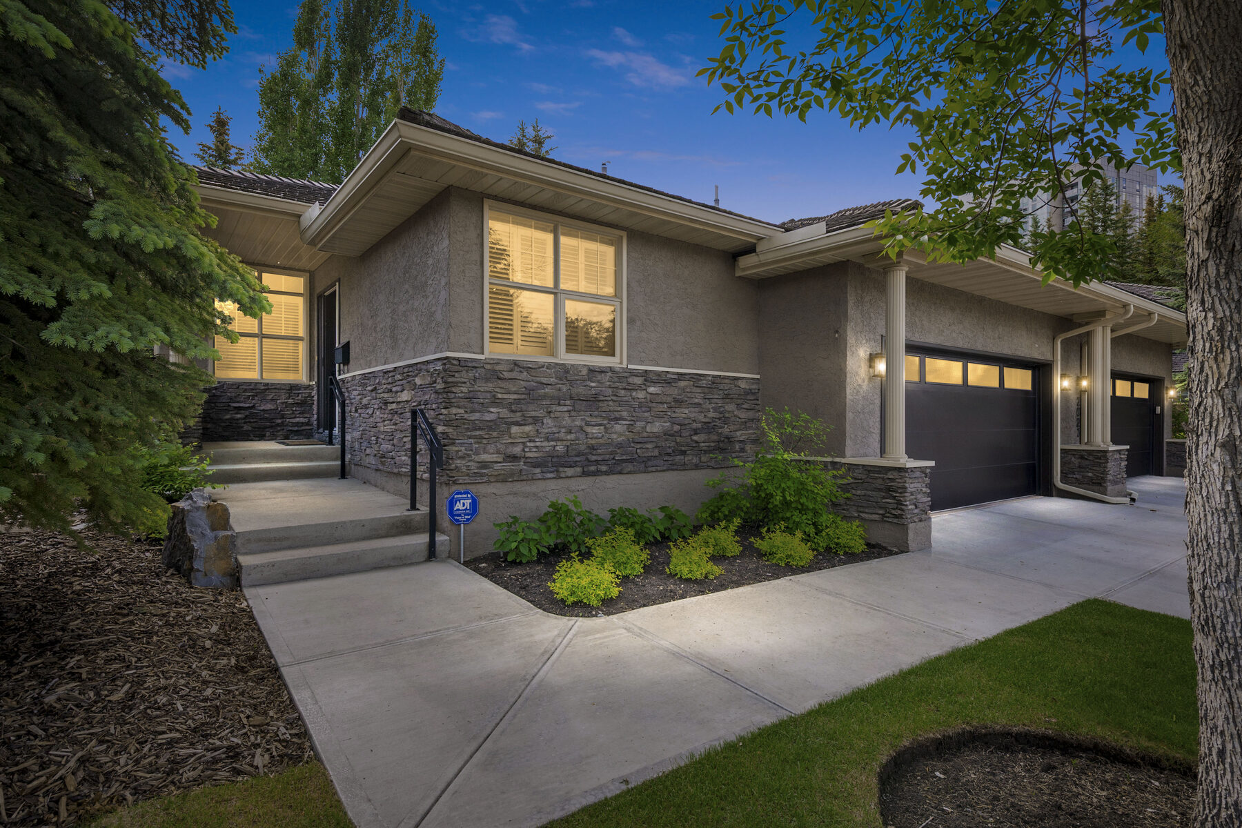2025 Palermo Way SW — Villa Bungalow in Palliser